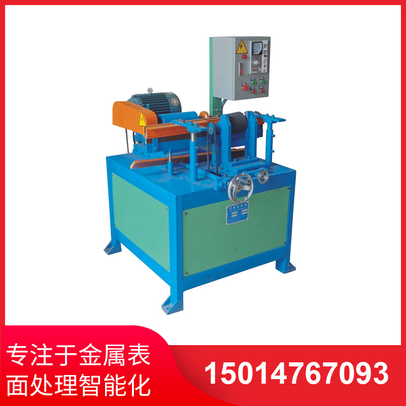 小型圓筦(guan)抛光(guang)機(ji)實(shi)際(ji)撡作(zuo)非(fei)常簡單